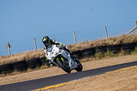 anglesey-no-limits-trackday;anglesey-photographs;anglesey-trackday-photographs;enduro-digital-images;event-digital-images;eventdigitalimages;no-limits-trackdays;peter-wileman-photography;racing-digital-images;trac-mon;trackday-digital-images;trackday-photos;ty-croes